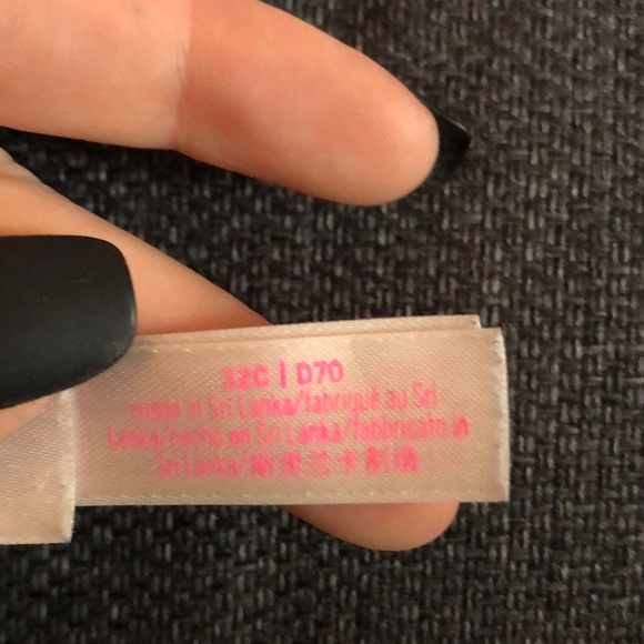 Victoria Secret Strapless push up bra - Picture 3 of 3